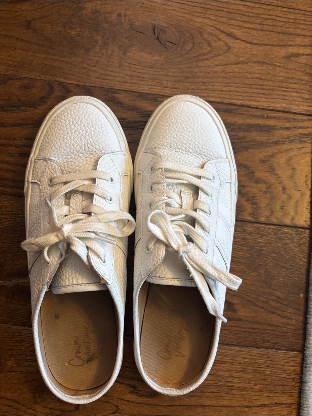 Crown Vintage Cream-White Pebbled Leather Low-Top Sneakers